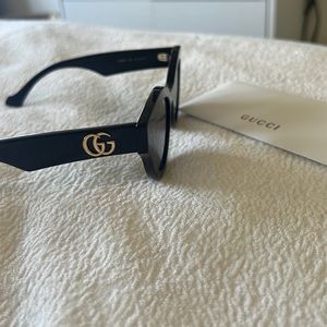 Gucci Black sunglasses, brand new never worn (I just don't want to pay to return